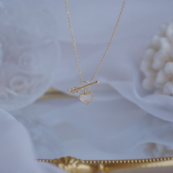 NEW 14K Gold Plated Love Heart Diamond Cupid Arrow Bar Circle Toggle Necklace - Picture 13 of 13